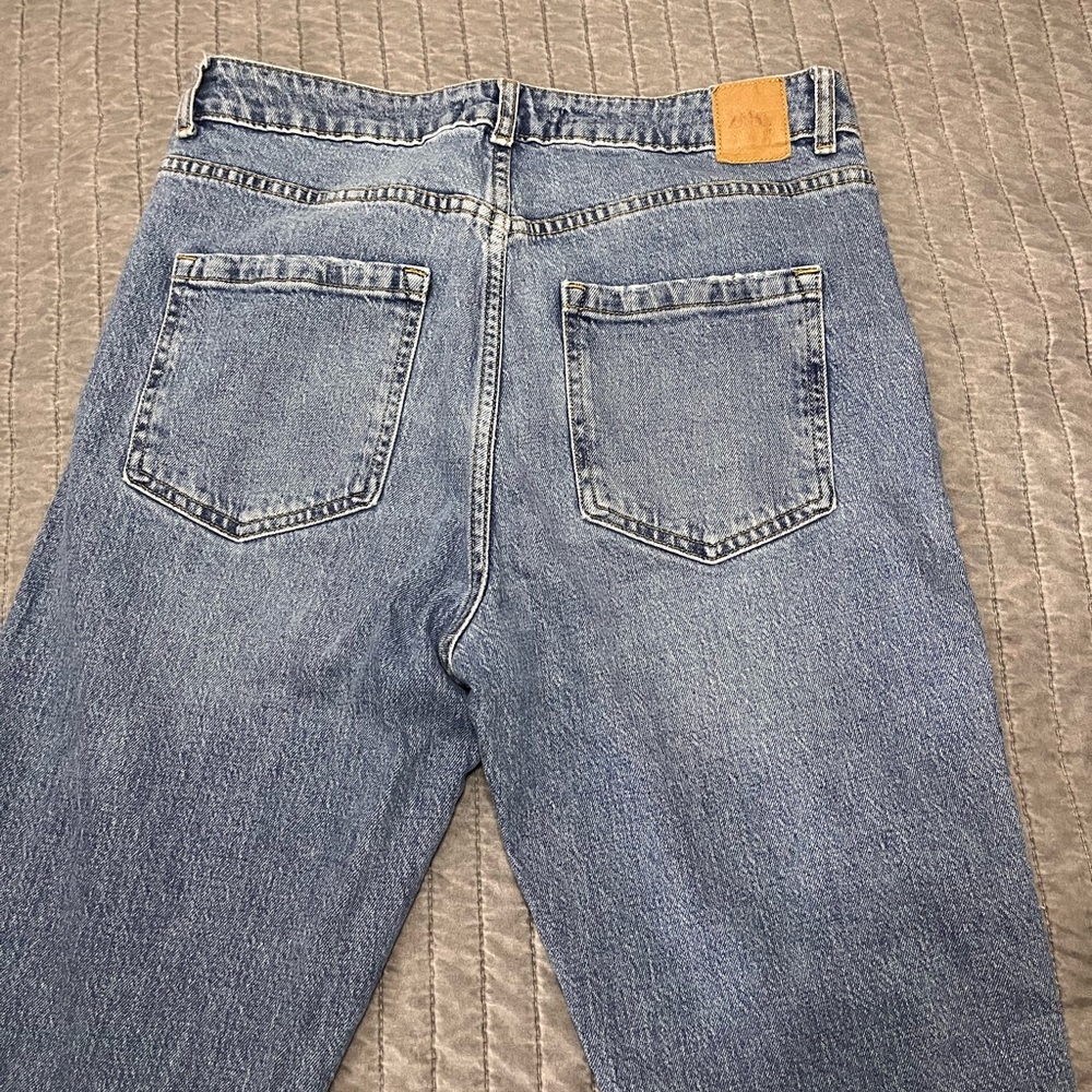 Jeans - Picture 3 of 4